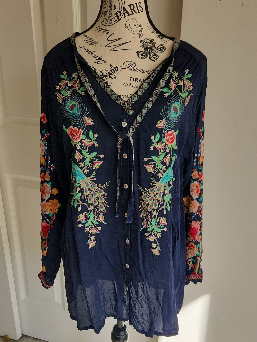 Johnny Was Navy Embroidered Peacock Tunic Top SZ M